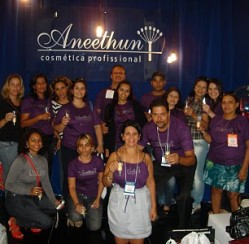 Aneethum e VZ Camisetas, parceria de sucesso